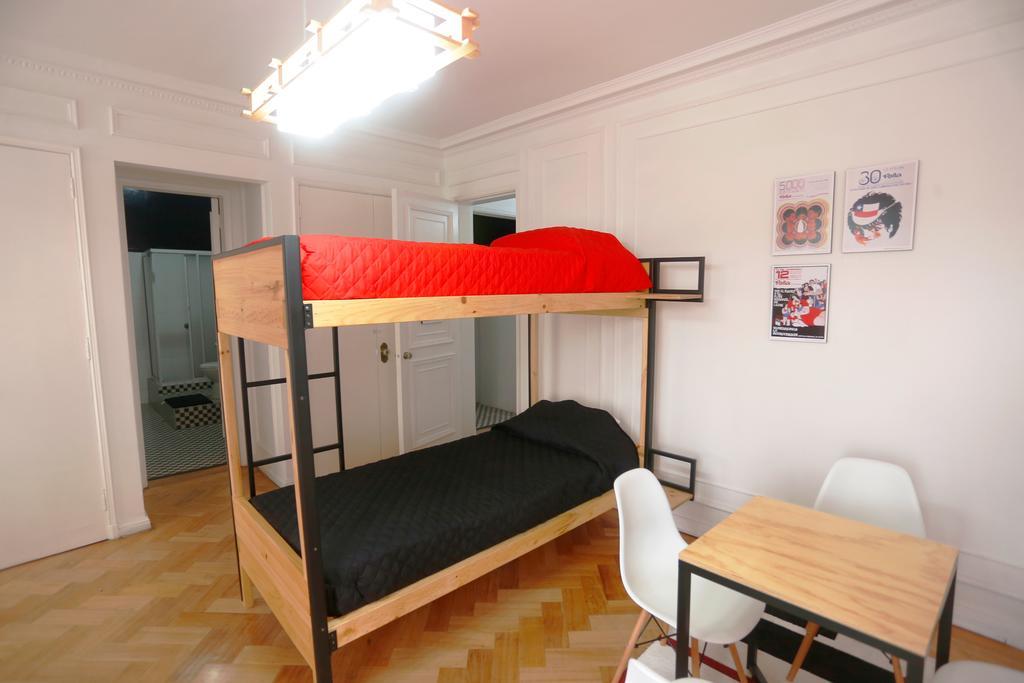 Salvador Hostal & Cafe Hostel Сантяго Екстериор снимка